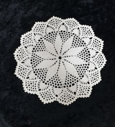 Handknyplad duk 18,5 cm