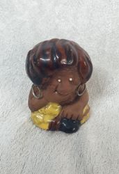 Tore Borg Troll som håller sin hand för munnen