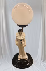 Lampa i porslin med "pierrot-figur"  80-tal