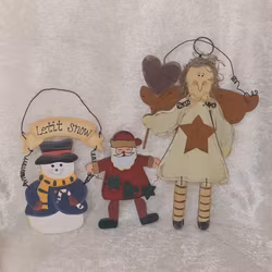 Juldekorationer i trä 3 st Ängel, tomte och snögubbe