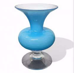 Pastellfärgad vas från Åseda glasbruk