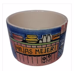 Anita Nylund Vår lilla stad  "Majas mejeri" skål