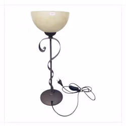 Lampa i metall med marmorerad skärm