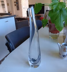 Glas vas Vicke Lindstrand  signerad