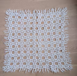 Virkad vit duk 60x60