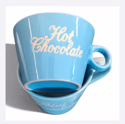 Muggar 2 st med texten "Hot Chocolate"