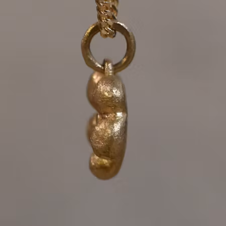 Blomformat guldhänge