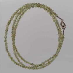 Halsband med peridoter
