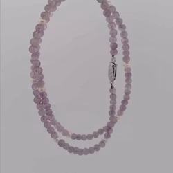Halsband med ametister och pärlor