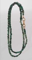 Halsband med smaragder
