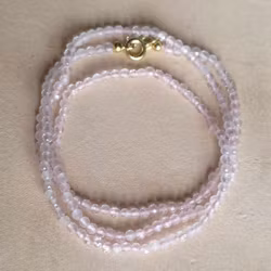 Halsband med rosenkvarts