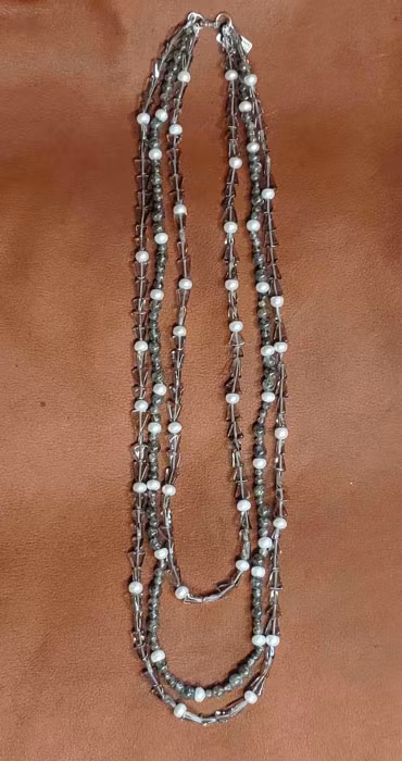 Halsband med rökkvarts, mossagat och pärlor