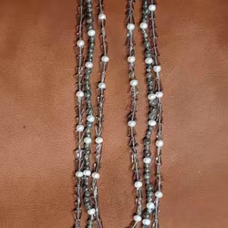 Halsband med rökkvarts, mossagat och pärlor
