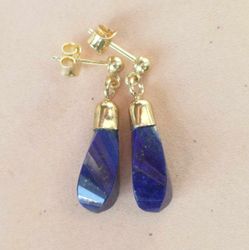 Silverörhängen med lapis lazuli