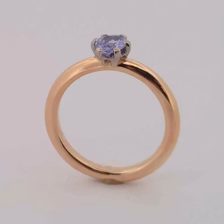 Guldring med Tanzanit