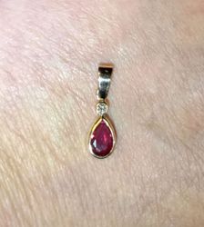 Rubinhänge med diamant
