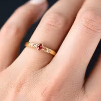 Guldring med safirer