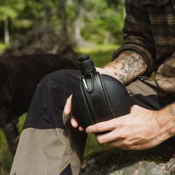 Vikbar vattenflaska med kompass
