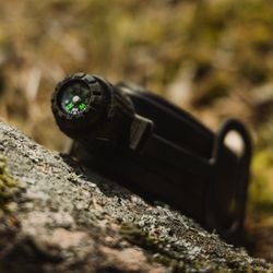 Vikbar vattenflaska med kompass