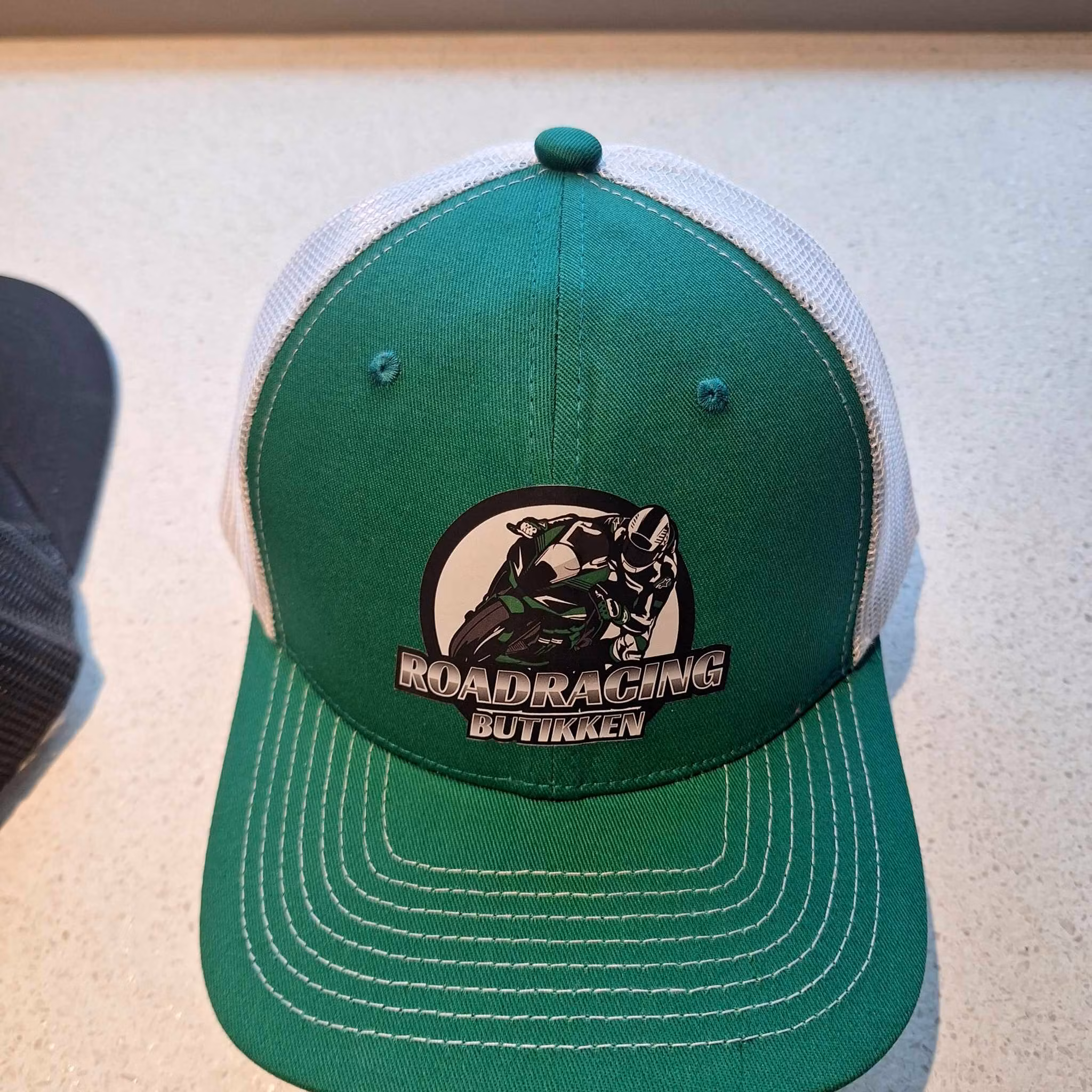 Caps