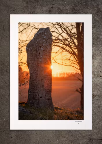 "En sköld framför skinande guden", fotoprint