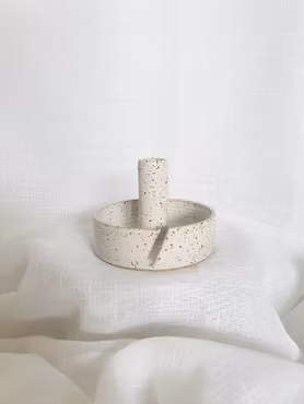 Hushållspappershållare