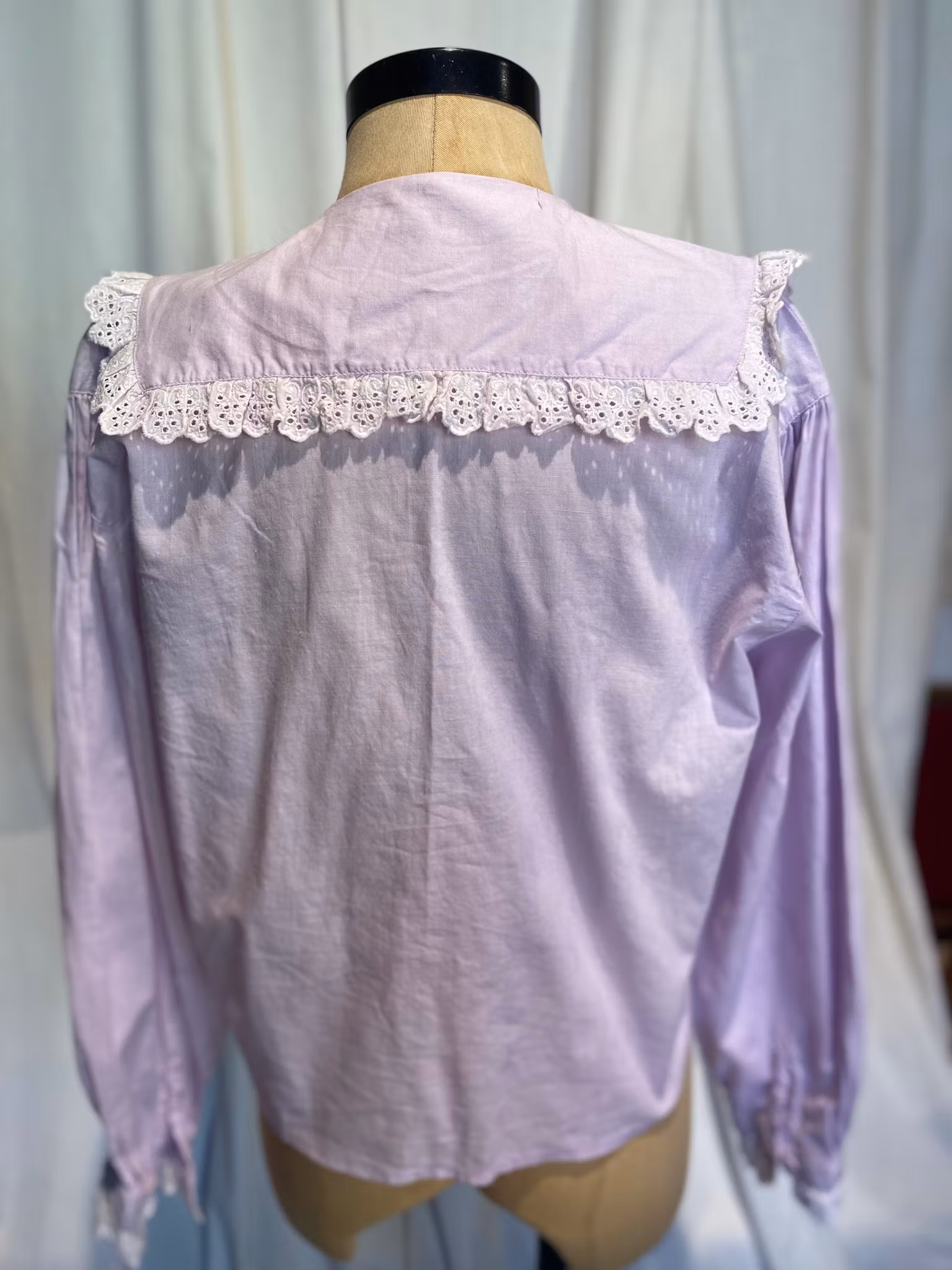 Vintage Blus med detaljer i spets