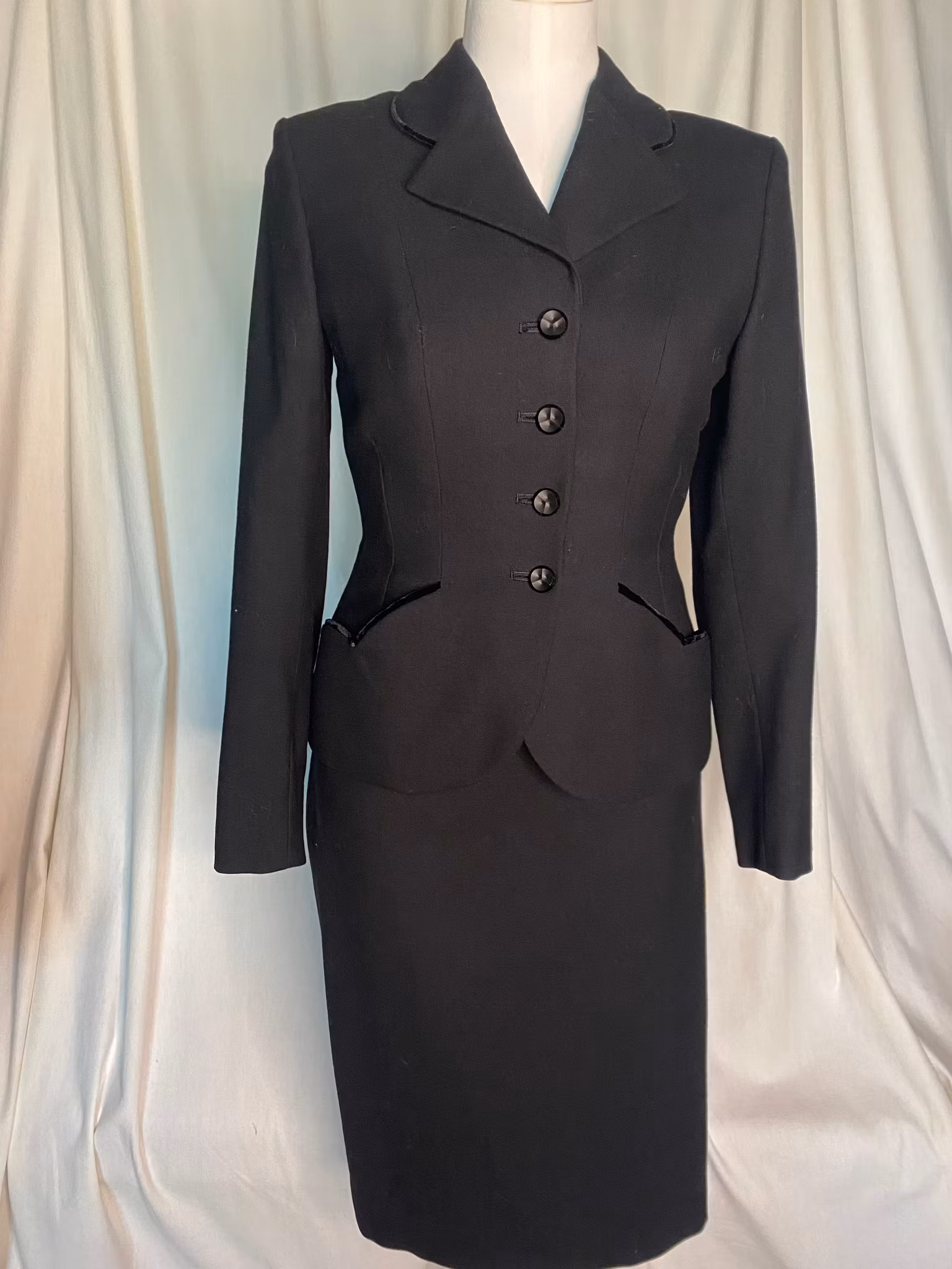 Vintage dräkt uppsydd av Holmers Mjölby