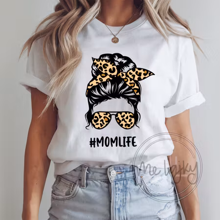 T-shirt - #MOMLIFE