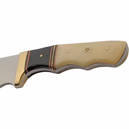 Jaktkniv med vitt ben handtag och stor vass buk