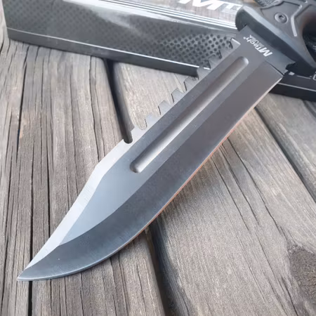 Taktiskt kniv för armen i svart färg.