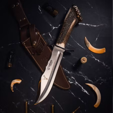 Handgjord kniv med fast blad och polerat hjorthorn Cudeman