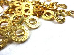 K136 Knapp Militaires Equipments 14 mm guld