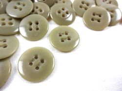 K010 Knapp 17 mm beige