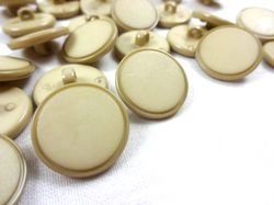 K023 Knapp 18 mm beige