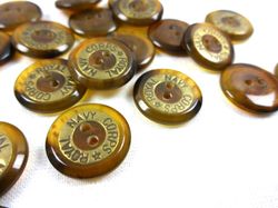 K396 Knapp 18 mm Royal Navy brun