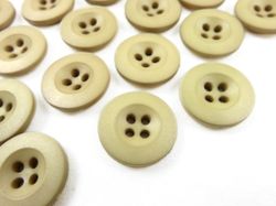 K008 Knapp 18 mm beige