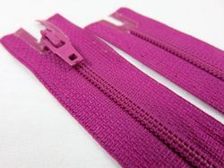D072 Blixtlås 18 cm Opti 4 mm spiral ej delbar mörkcerise