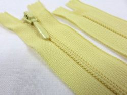 D105 Blixtlås 20 cm Opti 4 mm spiral ej delbar ljusgul