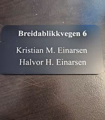 Postkasseskilt sort