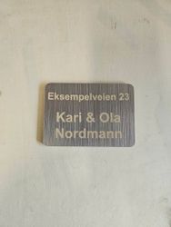 Postkasseskilt børstet stål