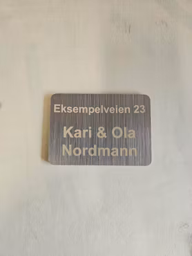 Postkasseskilt børstet stål