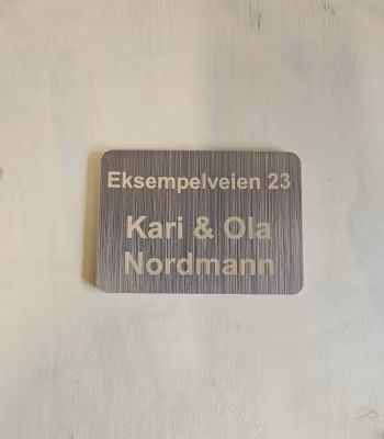 Postkasseskilt børstet stål