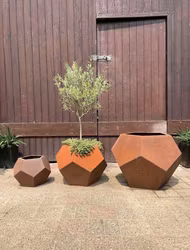 plantekrukke i corten stål