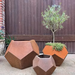 plantekrukke i corten stål