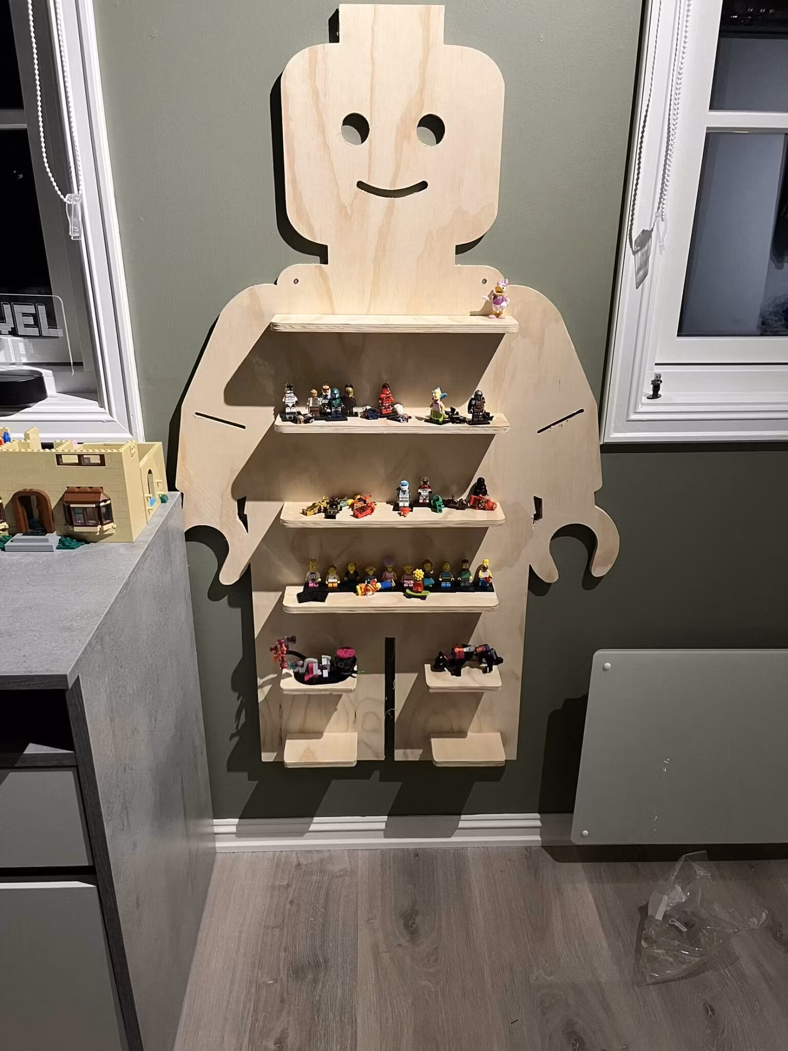 Lego figur vegghylle