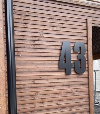 Hustall matt sort med eller uten adresse