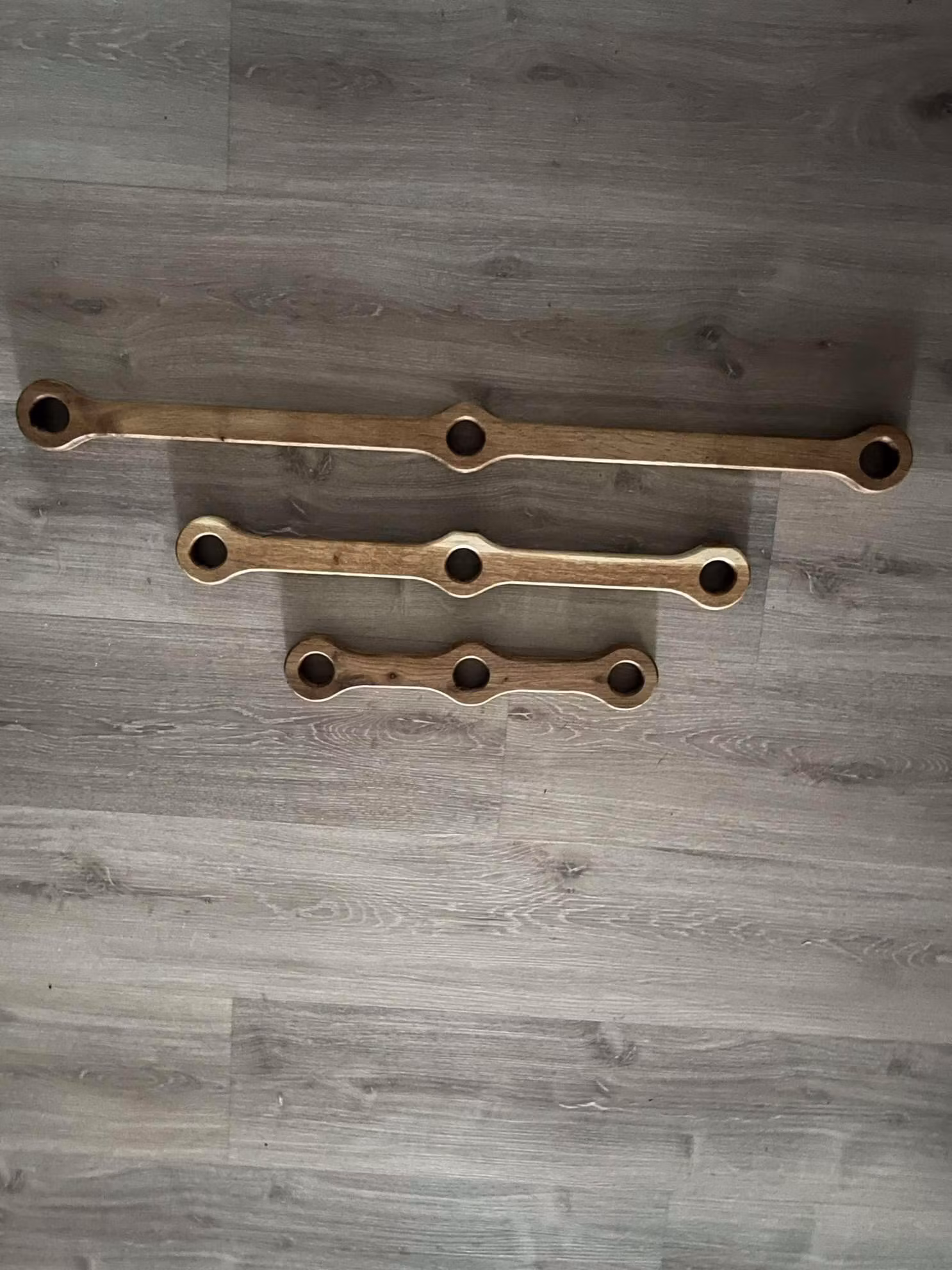 Håndlaget Shibari spreaderbar i eik