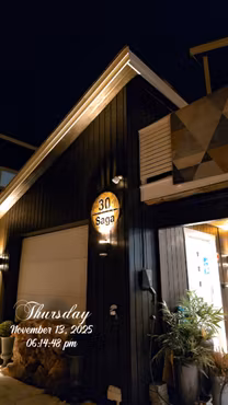 Adresseskilt rundt i corten