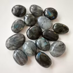 Labradorit - palmstone liten